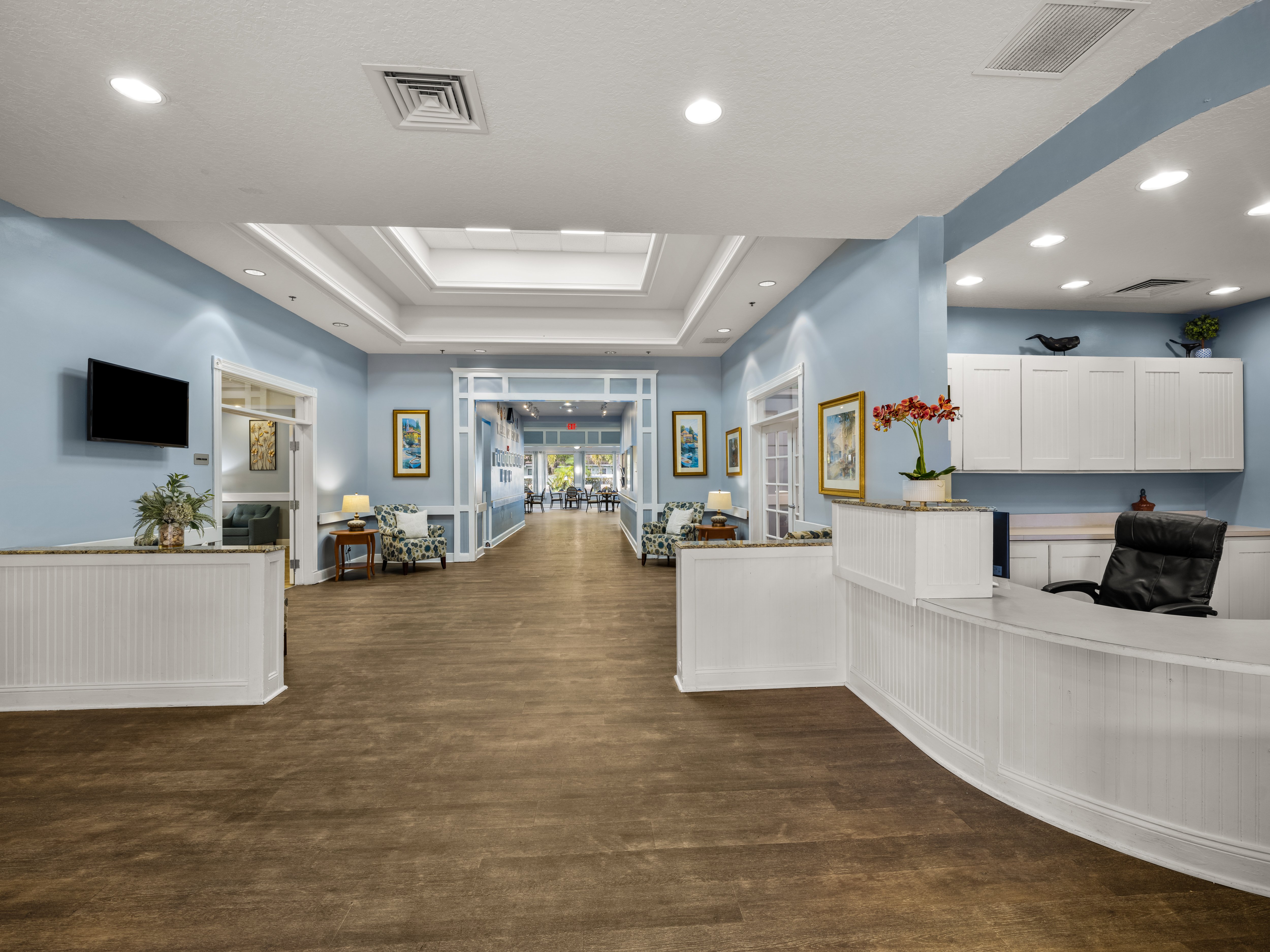 The Lynmoore at Lawnwood front desk